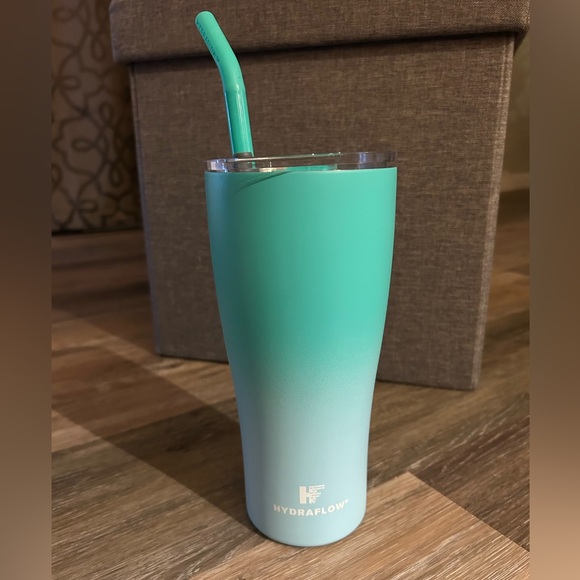 HYDRAFLOW 30 OZ Capri Tumbler - Picture 1 of 3